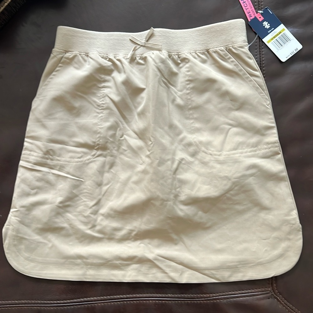 Izod khaki uniform skirt with undershorts